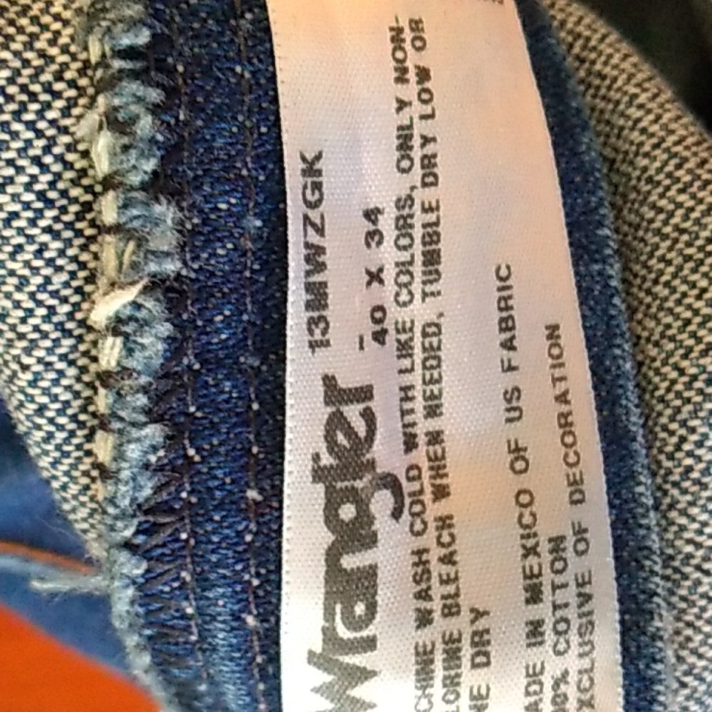 🤠  Wrangler Blue Jeans Denim,  Sz 40 X 34 perhaps NWOT - Picture 8 of 16